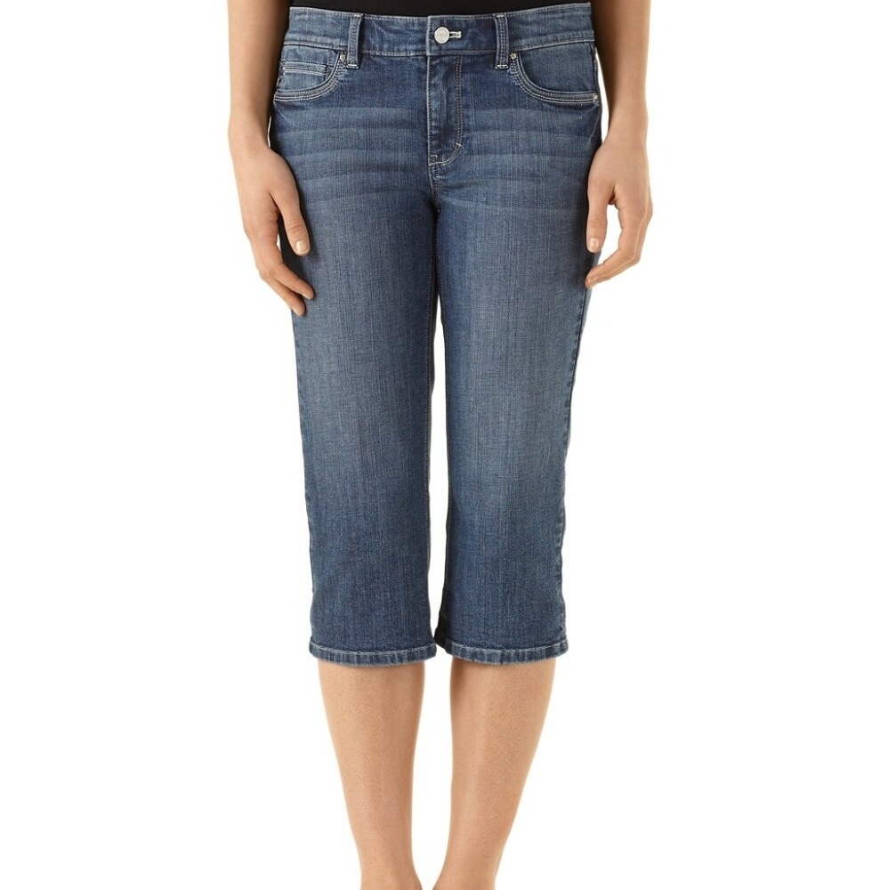 🌻 White House Black Market denim pedal pushers